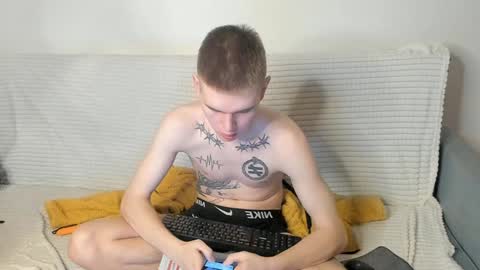 Snapshot of wesleyross chatting on January 17, 2025, 12:10 am Wes online show from January 17, 2025, 12:10 am