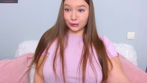 Snapshot of wet__molly chatting on March 4, 2025, 8:38 pm molly online show from March 4, 2025, 8:38 pm