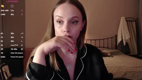 Lana online show from September 13, 2025, 5:35 pm