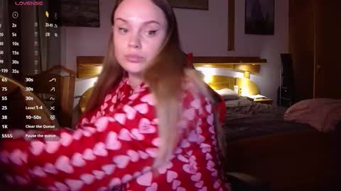 Lana online show from March 10, 2026, 9:09 pm