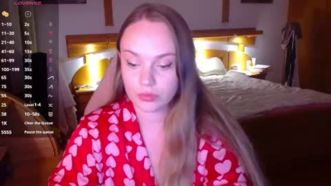 Snapshot of wet_lana chatting on July 6, 2026, 8:33 pm Lana online show from July 6, 2026, 8:33 pm