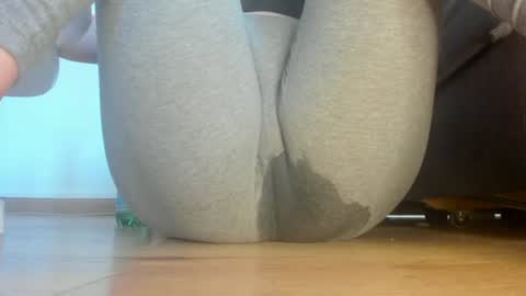 Snapshot of wet_pants2022 chatting on July 6, 2026, 11:07 am wet_pants2022 online show from July 6, 2026, 11:07 am