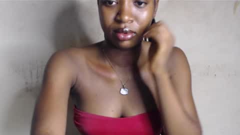 Bella online show from May 5, 2026, 10:29 pm