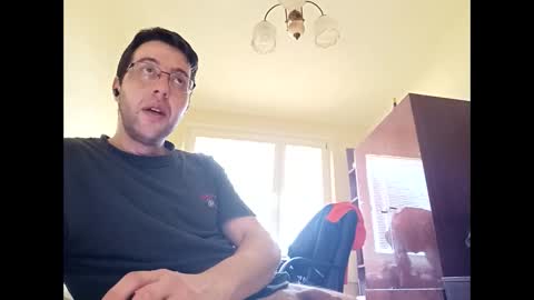 Snapshot of whatwouldyouliketosee chatting on December 28, 2024, 9:52 am stoffy online show from December 28, 2024, 9:52 am