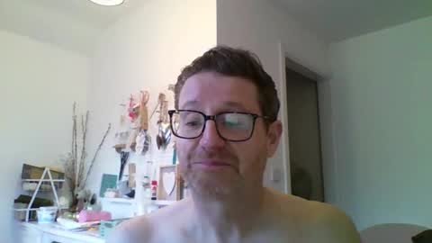 wheelbarrow70 online show from April 18, 2026, 6:01 pm