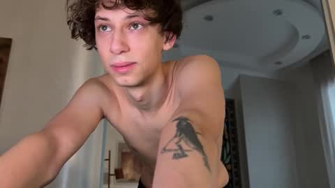 Mia  Please help me to reach 100 thumps up online show from November 26, 2025, 8:04 am