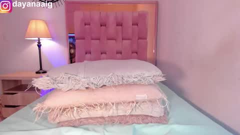 Sara  online show from October 21, 2025, 1:23 pm