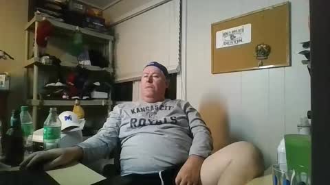 whiskyguy47 online show from November 9, 2025, 3:38 am