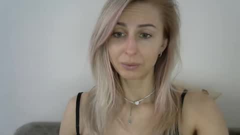 Snapshot of white__angel_ chatting on April 7, 2026, 6:25 am white__angel_ online show from April 7, 2026, 6:25 am