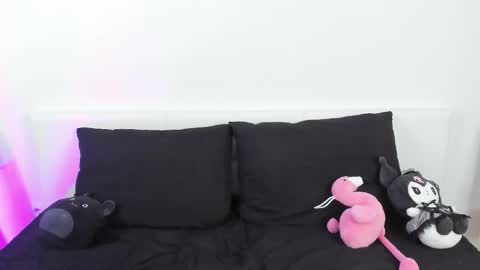 Bella online show from September 21, 2025, 1:18 am