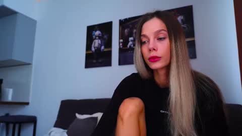 Kate  online show from November 23, 2025, 7:52 am