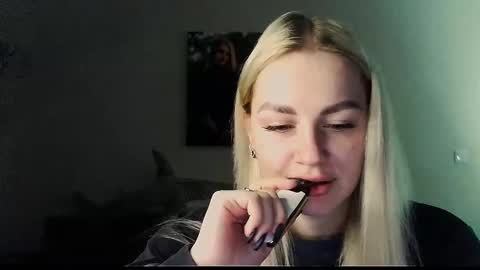 Snapshot of whitehex666 chatting on December 3, 2025, 4:49 pm whitehex666 online show from December 3, 2025, 4:49 pm