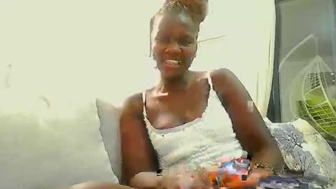 whitenightandqueen online show from April 3, 2026, 8:07 pm