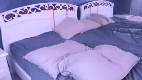 Nyx online show from April 14, 2026, 1:00 am