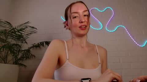 Snapshot of whiteprincessluna chatting on April 20, 2026, 12:08 pm You wont find me here on Saturdays and Sundays online show from April 20, 2026, 12:08 pm
