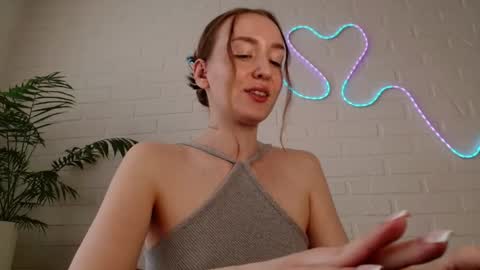 Snapshot of whiteprincessluna chatting on May 15, 2026, 1:18 pm You wont find me here on Saturdays and Sundays online show from May 15, 2026, 1:18 pm