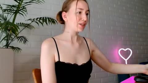 Snapshot of whiteprincessluna chatting on July 6, 2026, 12:35 pm You wont find me here on Saturdays and Sundays online show from July 6, 2026, 12:35 pm