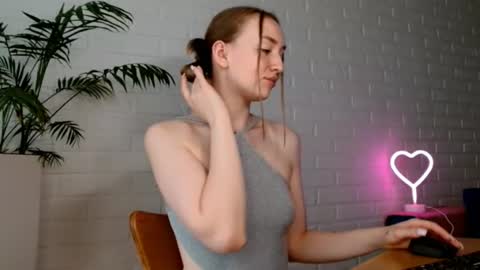 Snapshot of whiteprincessluna chatting on July 14, 2026, 1:17 pm You wont find me here on Saturdays and Sundays online show from July 14, 2026, 1:17 pm