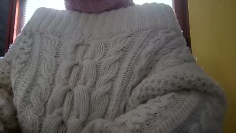 whitesweater online show from January 28, 2025, 11:06 am