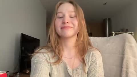 Snapshot of whoisalisa chatting on June 29, 2026, 7:25 am Alisa online show from June 29, 2026, 7:25 am