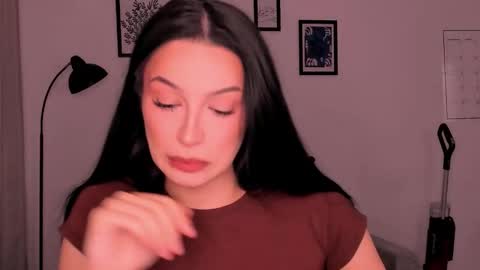 whoislulu online show from November 1, 2025, 8:33 pm