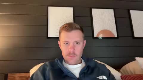 Snapshot of whoops1017 chatting on December 17, 2024, 2:22 pm whoops1017 online show from December 17, 2024, 2:22 pm