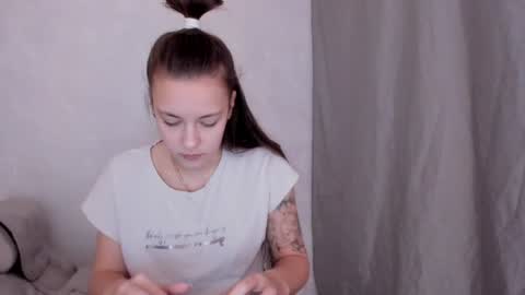 Snapshot of why_again_me chatting on January 29, 2025, 5:35 pm Veronica online show from January 29, 2025, 5:35 pm