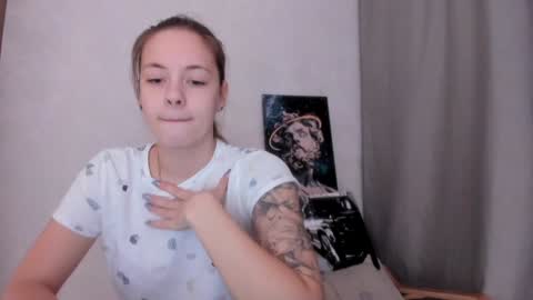 Snapshot of why_again_me chatting on February 3, 2025, 7:52 pm Veronica online show from February 3, 2025, 7:52 pm