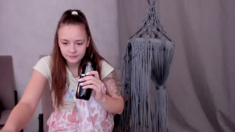 Snapshot of why_again_me chatting on February 24, 2025, 5:09 pm Veronica online show from February 24, 2025, 5:09 pm