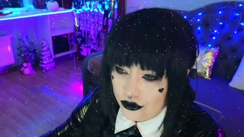 Laura  online show from January 1, 2025, 8:26 pm