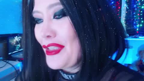 Laura  online show from January 12, 2025, 4:42 am