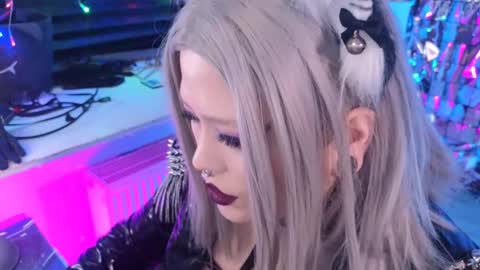 Laura  online show from March 1, 2025, 10:42 pm