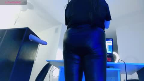 Laura  online show from April 6, 2026, 7:59 pm