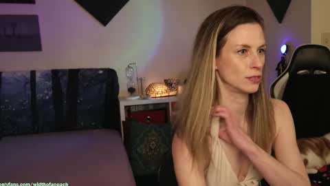 Gretchen  Jimmy online show from November 14, 2025, 1:37 am