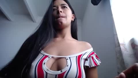 Ilauren online show from December 29, 2024, 12:12 pm