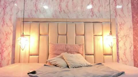 wild_firee_ online show from November 14, 2025, 8:40 pm