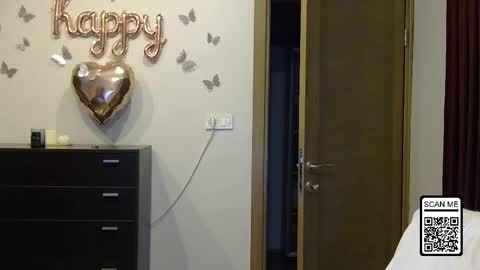 Alina online show from April 15, 2026, 7:58 pm