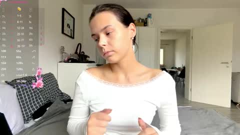 Mia online show from February 13, 2026, 2:02 pm