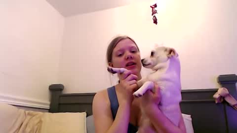 Snapshot of wildflowerofco chatting on February 15, 2025, 5:19 am wildflowerofco online show from February 15, 2025, 5:19 am