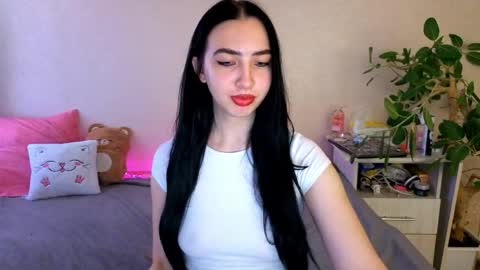Alena online show from June 5, 2026, 6:52 am