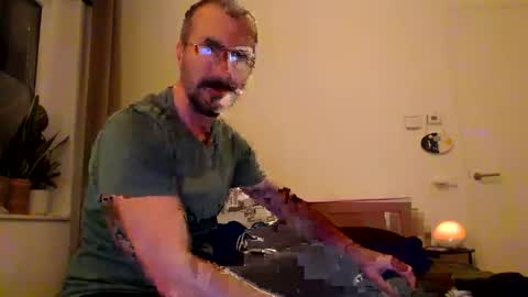 wildnerds online show from October 30, 2025, 8:20 pm