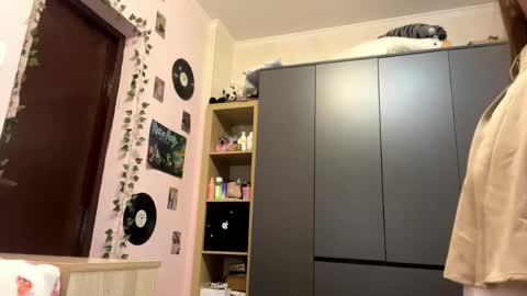 wildpeachh online show from April 28, 2026, 4:23 pm