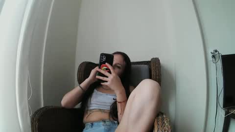 Wild Strawberry online show from January 16, 2025, 6:27 pm