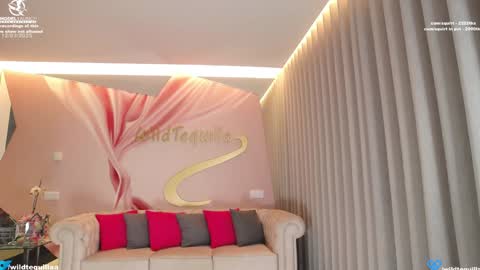 Lili online show from March 12, 2025, 7:49 pm