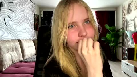 Snapshot of wilhelminafraker chatting on May 28, 2026, 11:40 am Anny online show from May 28, 2026, 11:40 am