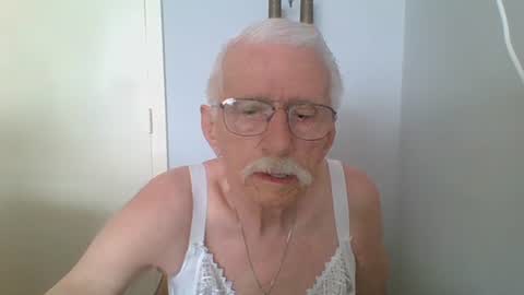 Snapshot of willem77779 chatting on June 17, 2026, 9:45 am willem77779 online show from June 17, 2026, 9:45 am