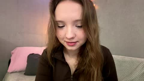 Snapshot of willenasow chatting on May 20, 2026, 3:18 pm Olivia online show from May 20, 2026, 3:18 pm