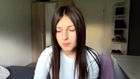 Snapshot of williemaemeachem chatting on June 23, 2026, 7:06 am Mari online show from June 23, 2026, 7:06 am