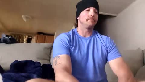 willynn83 online show from April 18, 2026, 8:07 am