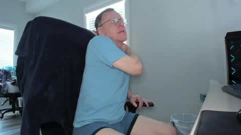Snapshot of willyskynn chatting on June 5, 2026, 4:24 pm WillySkynn online show from June 5, 2026, 4:24 pm